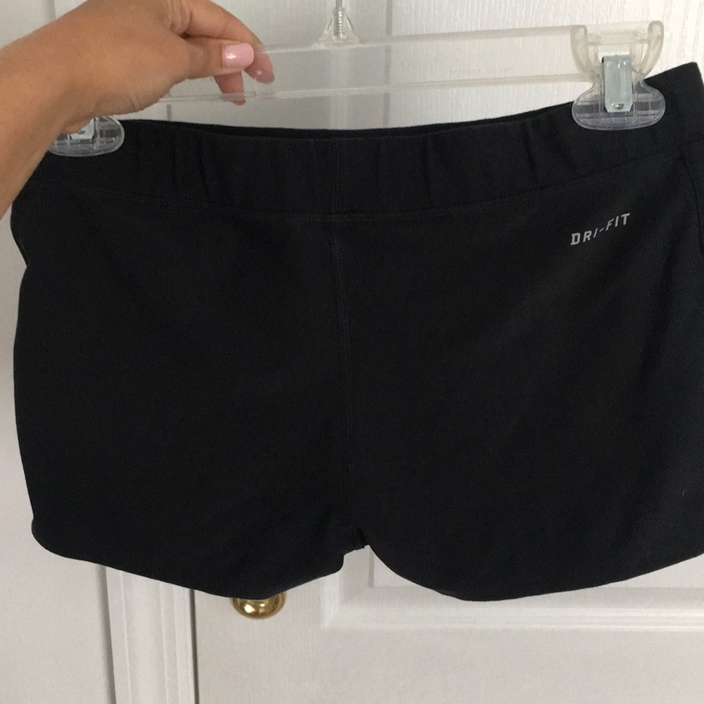 🎉 Host Pick! NIKE Dri-Fit Athletic Shorts - Picture 4 of 7